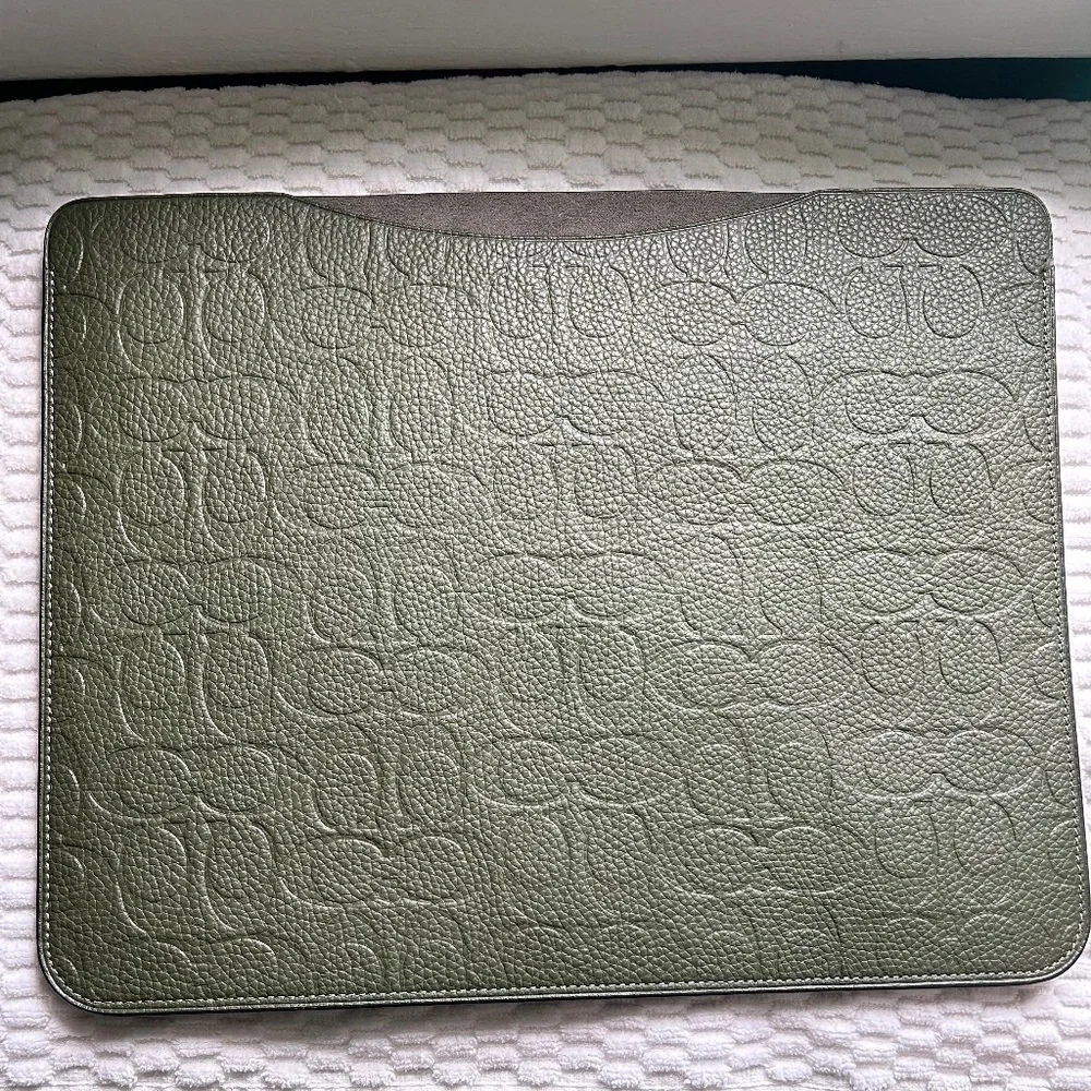 Coach IPad